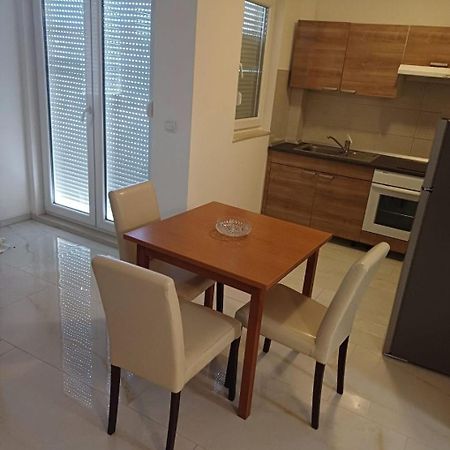 Apartment Zdrave - Free Parking Макарска Экстерьер фото